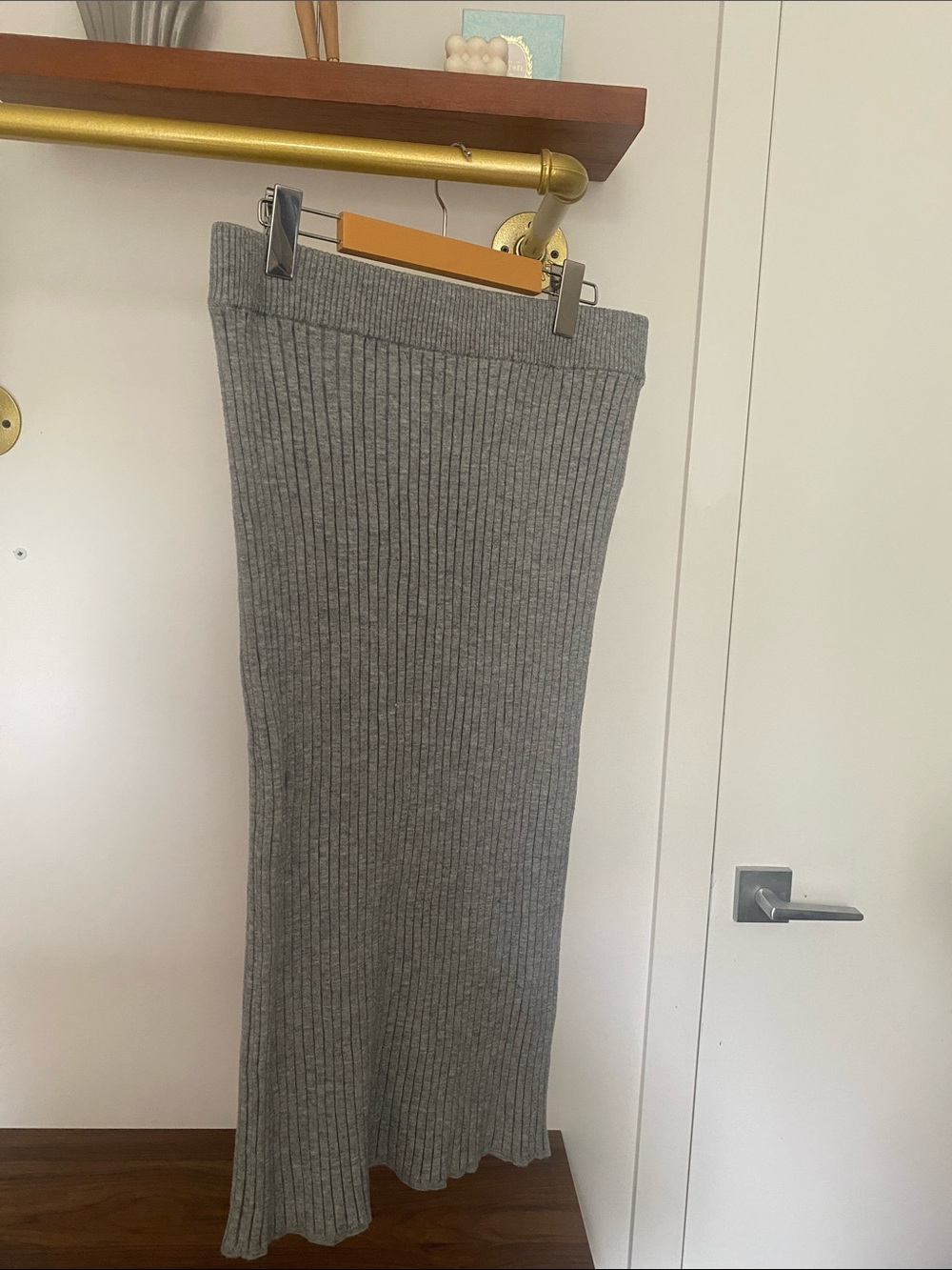 Joe Fresh Ribbed Knit Midi Skirt in Light Gray - Size L - Picture 3 of 9